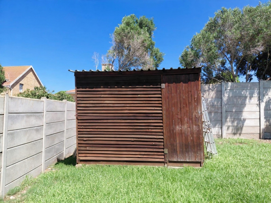 3 Bedroom Property for Sale in Stilbaai Wes Western Cape